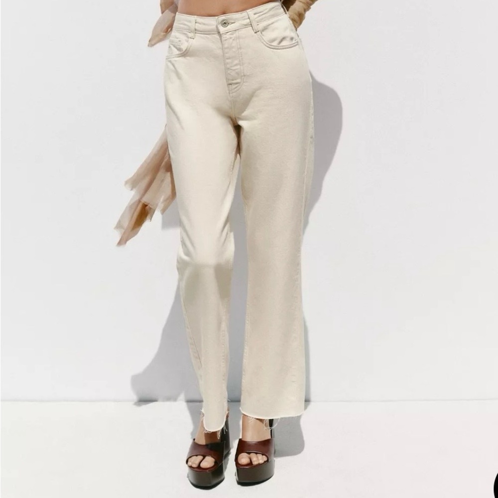 ZARA Cram colour Jeans